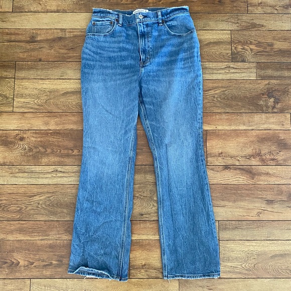 Abercrombie & Fitch Ultra High Rise Vintage Flare Jeans - Picture 6 of 12